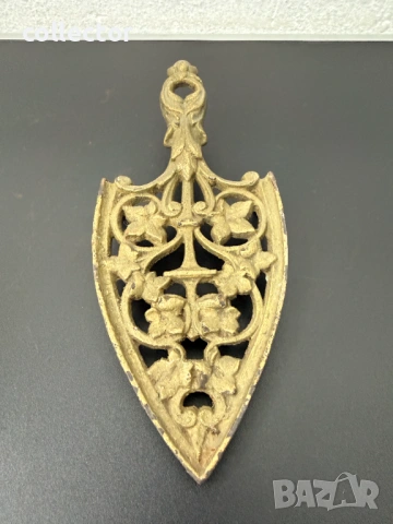 Ажурна поставка за ютия от чугун. №7821, снимка 3 - Антикварни и старинни предмети - 53045675