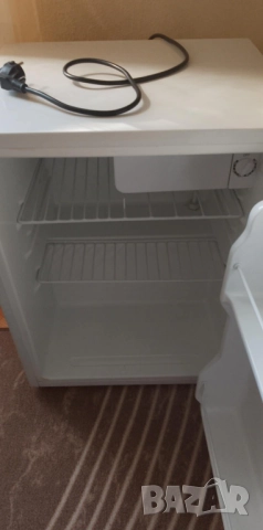 Мини бар Midea, снимка 4 - Хладилници - 51439086