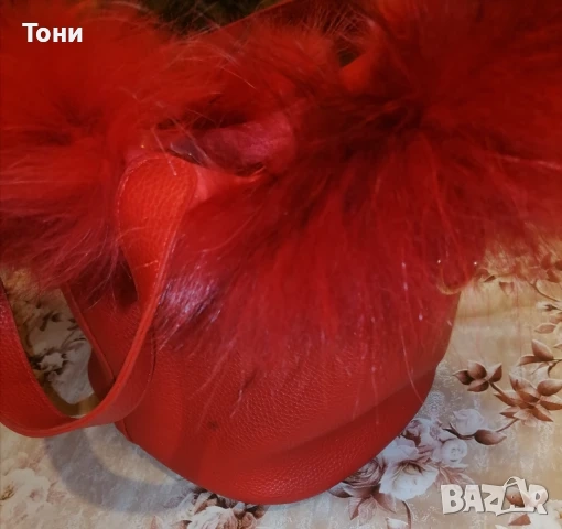 Нова Кожена Дамска Чанта с Пух, снимка 5 - Чанти - 52789993