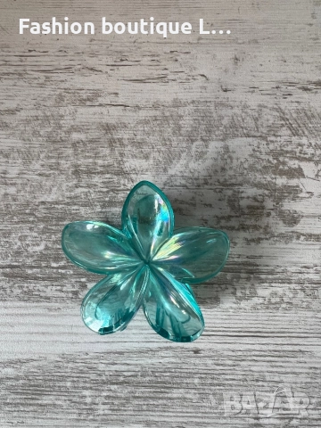 Синя шнола за коса с хавайско цвете 🩵