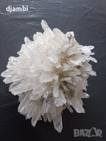 №87,Кристали,Минерали,Кварц,Кварцова друза с хлорит и сфалерит,, снимка 3 - Декорация за дома - 43949619