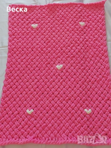 Ръчно плетено бебешко одеялце