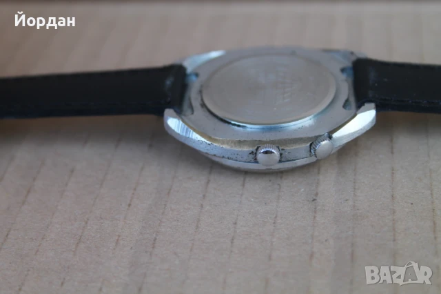 СССР мъжки кварцов часовник ''Луч'' календар, снимка 6 - Мъжки - 50917976