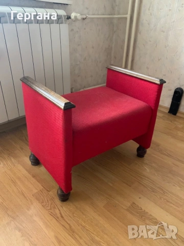 Червена табуретка, снимка 2 - Столове - 53518064