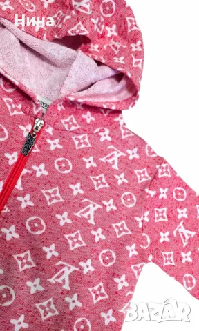 Суичър с цип и качулка в червено 