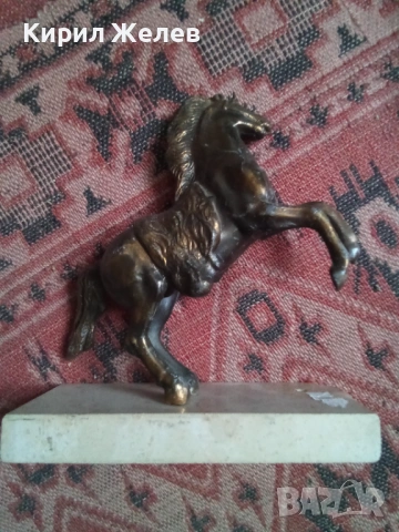 Бронзова фигурка на кон 53653