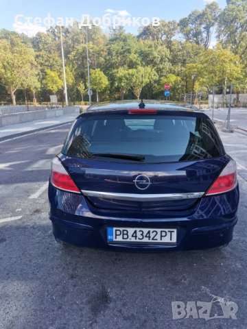 Opel Astra 1.9 CDTI, снимка 4 - Автомобили и джипове - 43999550