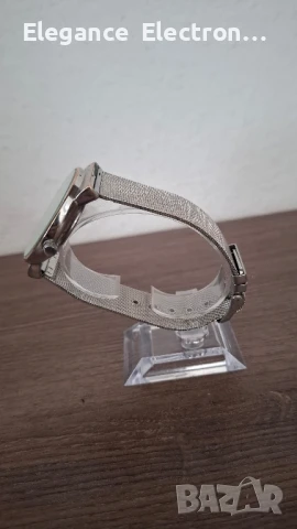 Продавам дамски часовник Avon Gy5LF9 – елегантен модел с камъчета, снимка 4 - Дамски - 51147134