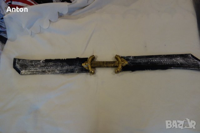 Продавам меча на Tanus ( Танус ) от Война без карай, снимка 2 - Други игри - 37480021
