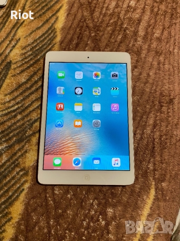 Продавам iPad mini 2 