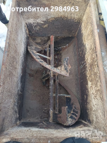 Продавам трифазен смесител за фураж