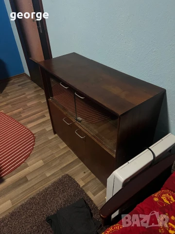 Шкаф-витрина, запазен, снимка 2 - Секции и витрини - 51405213