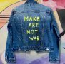 Ръчно рисувано дънково яке Make Art Not War, снимка 1 - Якета - 36896956