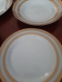 Бели порцеланови чинии със златен кант, снимка 3