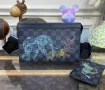 Чанта Luis Vuitton Gaston Wearable Wallet
, снимка 13