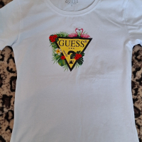 тениска Guess S, снимка 1 - Тениски - 44910628