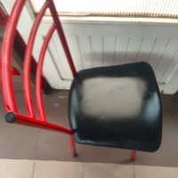 Червени метални столове, тапицирани с черна кожа , снимка 3 - Други стоки за дома - 43824142