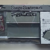 Рампа SBEGO с мини скейтборд -20лв, снимка 2 - Коли, камиони, мотори, писти - 38976483