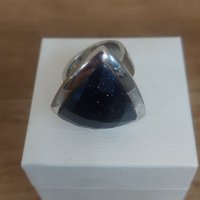 Сребърен пръстен с голям триъгълен черен камък внос от Дубай, снимка 1 - Пръстени - 38757821