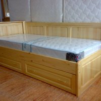 Легло масив с две чекмеджета, снимка 2 - Спални и легла - 26860157