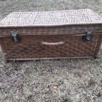 Стар плетен куфар, снимка 1 - Антикварни и старинни предмети - 37531149