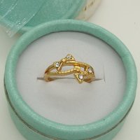18 К златно покритие позлатен пръстен от медицинска стомана с бели кристали, снимка 3 - Пръстени - 43706934