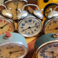 Лот настолни часовници будилник Слава , снимка 7 - Антикварни и старинни предмети - 44878187