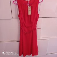 Червена рокля на Dorothy Perkins, 40 EU размер, снимка 1 - Рокли - 32537601