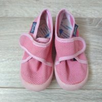 Пантофи Беко, номер 22 (стелка 14 см) в перфектно състояние, снимка 1 - Бебешки обувки - 22665364