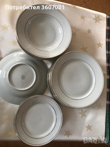 Порцеланови чинии на Изида, бели с 3 тънки златни канта, снимка 1