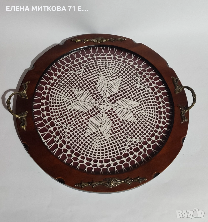 Дървен поднос с остъклено дъно и дантела, снимка 1