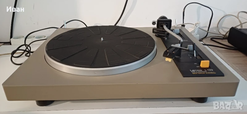 Грамофон Lenco L133 , снимка 1