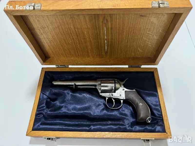 Стар револвер Колт, снимка 1