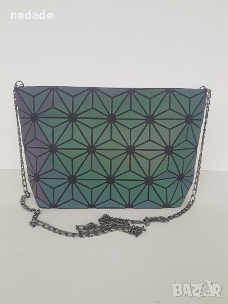 Дамска нова малка чанта Хамелеон през тяло или през рамо с дръжка синджир. Звездовидна шарка. , снимка 1