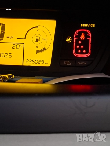 Citroen Grand C4 Picasso 2.0, снимка 14 - Автомобили и джипове - 52506143