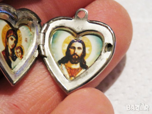Старинен сребърен медальон Дева Мария, Богородица  и Исус Христос и тайник сребро, снимка 2 - Колиета, медальони, синджири - 33601018