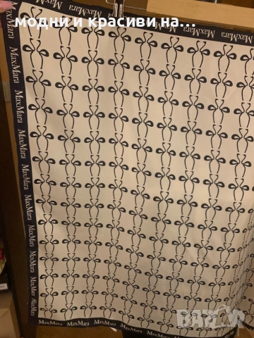 Копринен шал Max Mara, с десен щрауси, снимка 3 - Шалове - 53357722