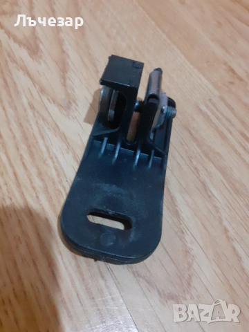 крепеж фар bmw1 e82, снимка 2 - Части - 44900533