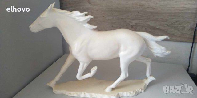 Порцеланов кон Goebel Germany 1977, снимка 3 - Антикварни и старинни предмети - 44079855