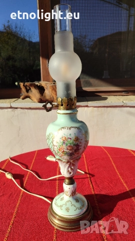 Красива старинна антикварна ръчно рисувана порцеланова настолна лампа , снимка 7 - Настолни лампи - 52747694