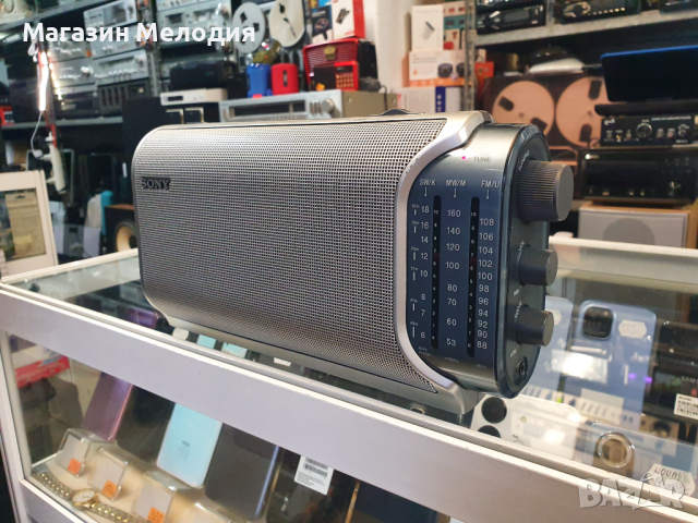 Радио Sony ICF-704S  В отлично техническо и визуално състояние., снимка 4 - Радиокасетофони, транзистори - 44854299
