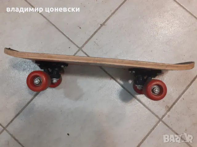 Малък скейборт, снимка 4 - Скейтборд, ховърборд, уейвборд - 49697355