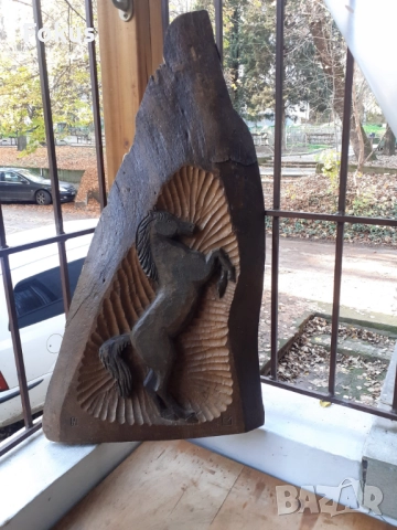 Уникална стара авторска дърворезба за стена - кон -подписана
