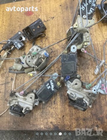 Subaru legacy 1998година комби Брави врати, снимка 6 - Части - 40465686