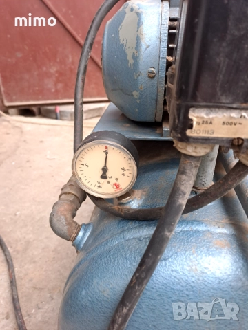 Продавам  2бр немски  компресори   8 атм., снимка 5 - Други машини и части - 33939435
