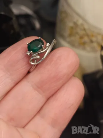 Сребърен пръстен с изумруд, снимка 5 - Пръстени - 49496601