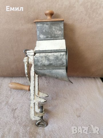 Голяма антикварна мелничка за ядки AUSTRIA, снимка 2 - Колекции - 36763179