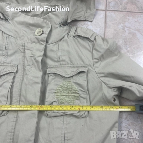 Яке Levi Strauss & Co, дамско, в стил милитари, с качулка, бродиран джоб, размер M, сиво Levi’s, снимка 4 - Якета - 52858606