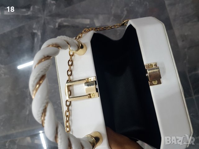 Дамска чанта, снимка 6 - Чанти - 40299426