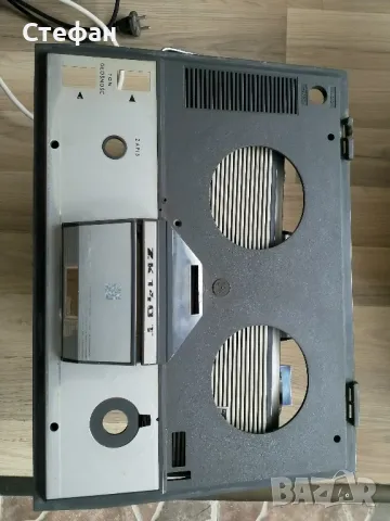 Магнетофон ZK 140T на части